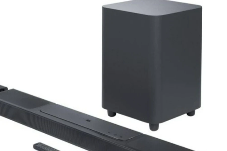 Uma barra de som surround com subwoofer