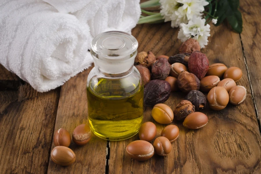 sebotol minyak esensial argan yang menenangkan