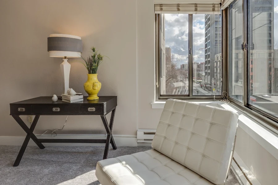 Armless white leather corner chair