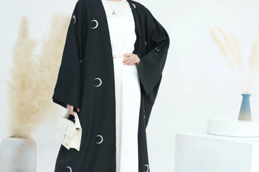 Loriya Moon Bordado Abaya Aberto