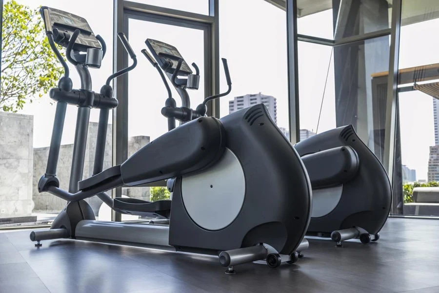 center-drive elliptical machines