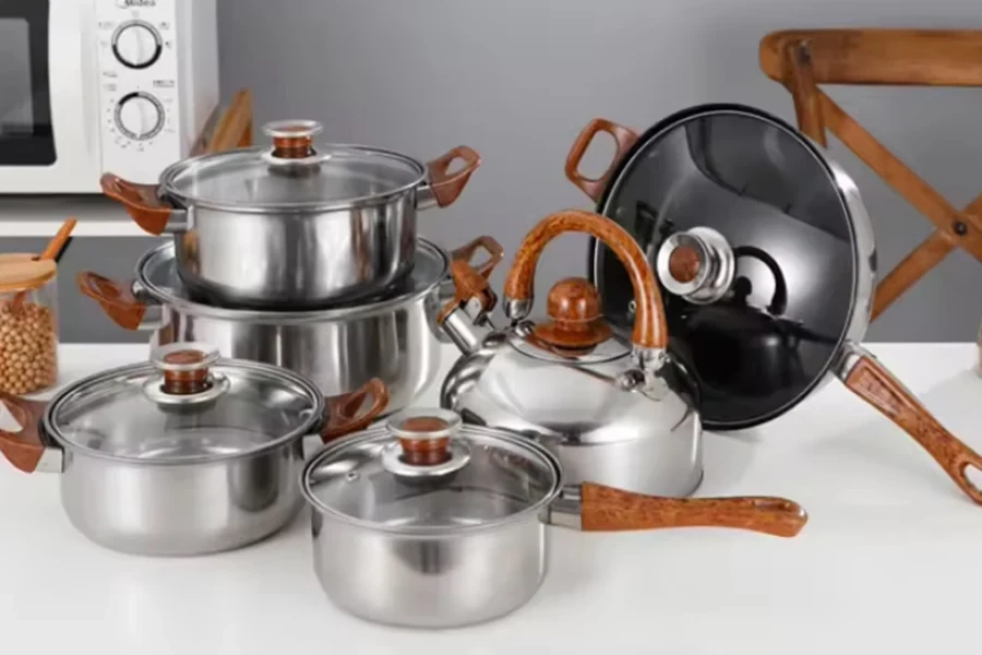 conjunto de utensílios de cozinha