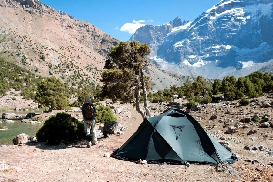 tenda verde escura