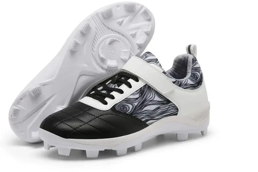 Crampons de baseball en plastique moulé noir et blanc