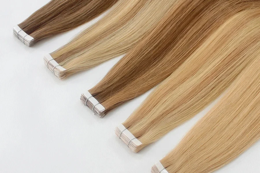 Diferentes filas de extensiones de cabello con clip