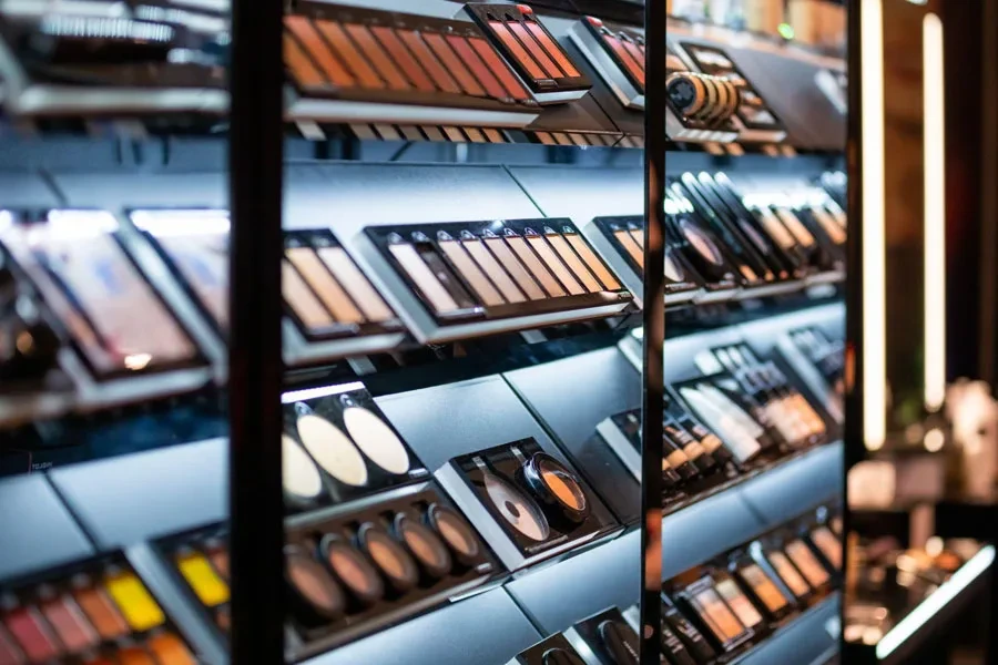 Makeup display window