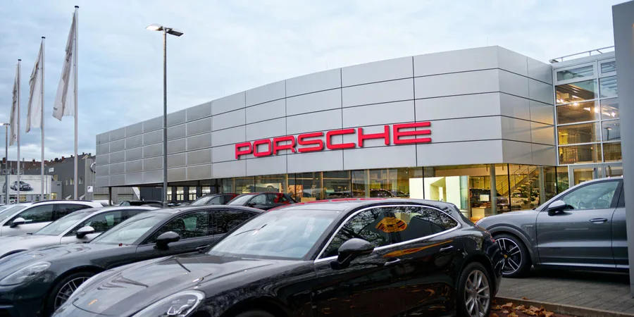 Porsche center in cologne ehrenfeld