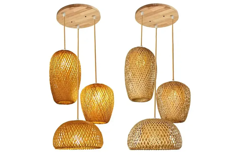 Três luminárias de teto pendentes de bambu em diferentes formatos