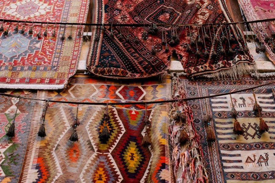 Verschiedene einzigartige Matten mit tollen Textilien