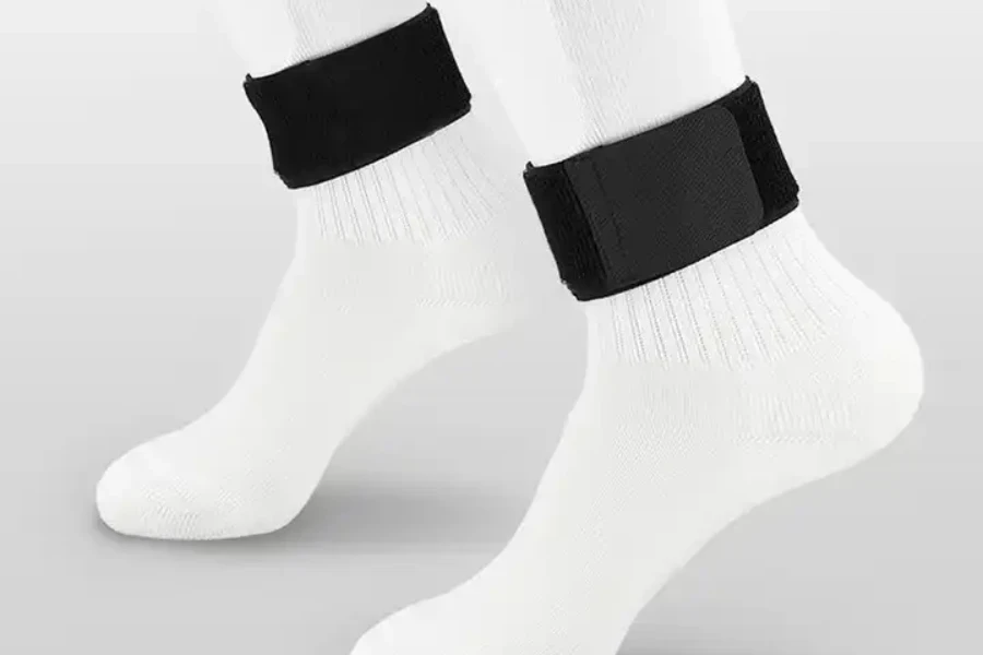 Adjustable ankle soccer shin guard