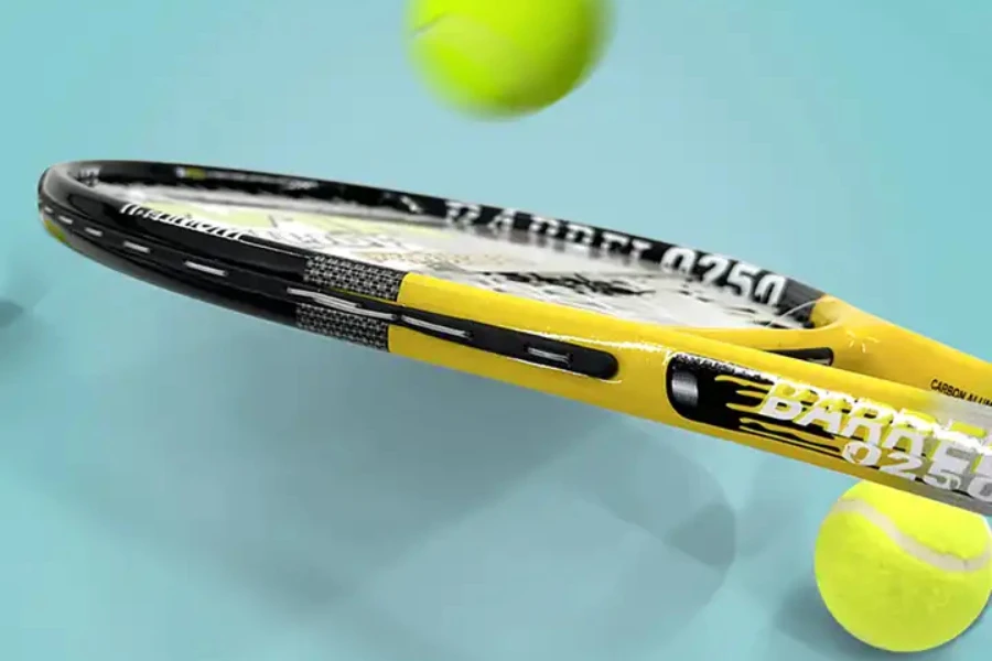 Raqueta de tenis de fibra de carbono.