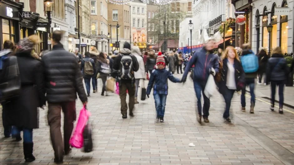 Los datos compartidos por la ONS revelaron que los volúmenes de ventas aumentaron un 1.9% en los tres meses hasta marzo de 2024 en comparación con los tres meses anteriores. Crédito: Shutterstock