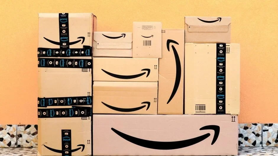 O Package Decision Engine da Amazon garante que os pedidos cheguem com danos mínimos. Crédito: Walter Cicchetti via Shutterstock.