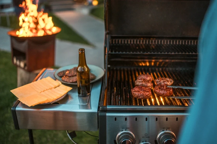 combo barbecue au propane et au charbon de bois