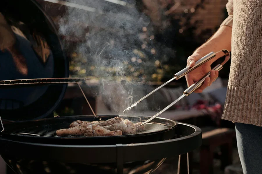 los accesorios para barbacoa