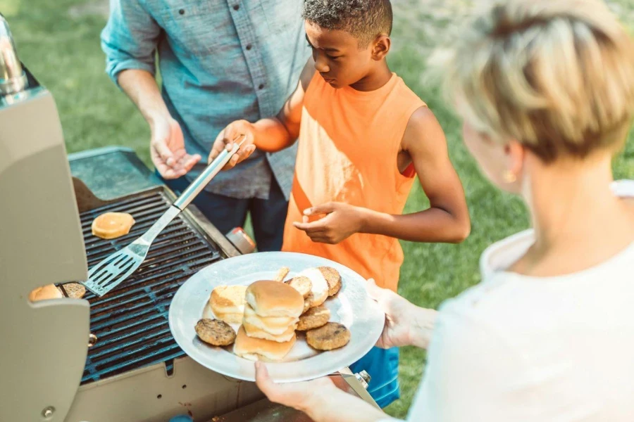 los accesorios para barbacoa