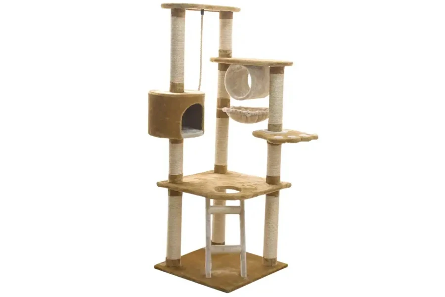 Torre para gatos de tres columnas con opciones para dormir y jugar