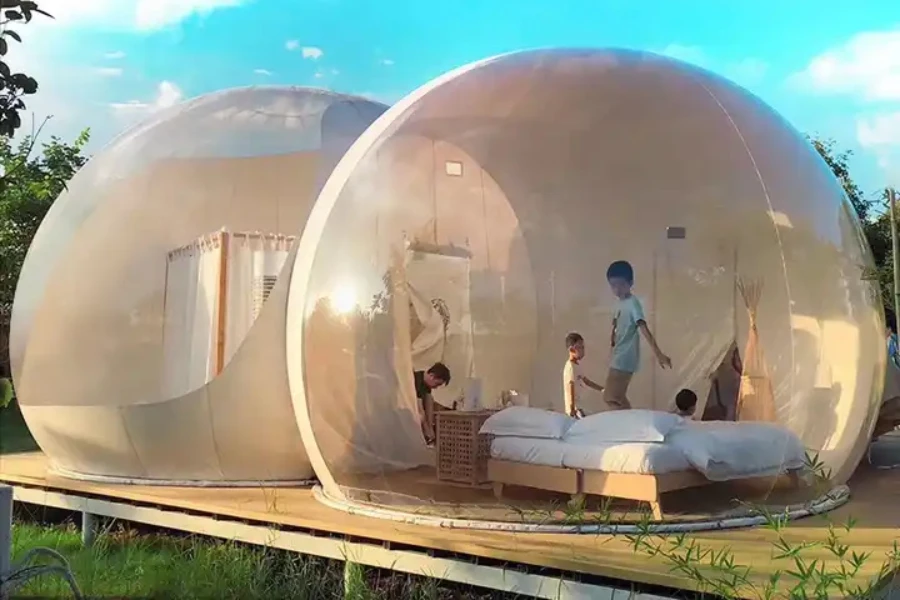 Прозрачная пузырьковая палатка для семейной вечеринки