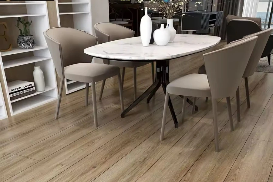Une salle à manger avec un sol en planches de vinyle de luxe