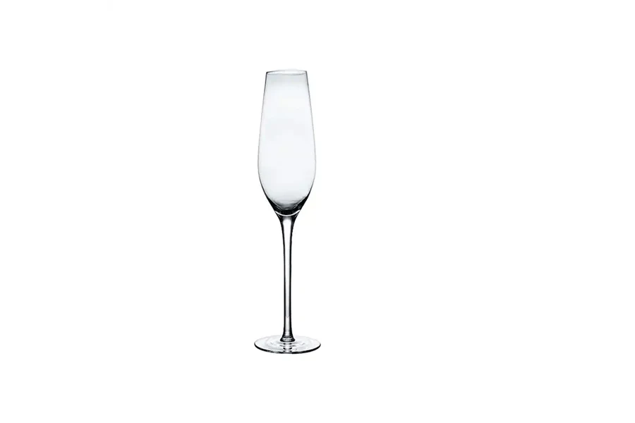 伝統的なフルート シャンパン グラス 1 杯