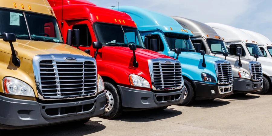 Coloridos camiones Freightliner Semi Tractor Trailer