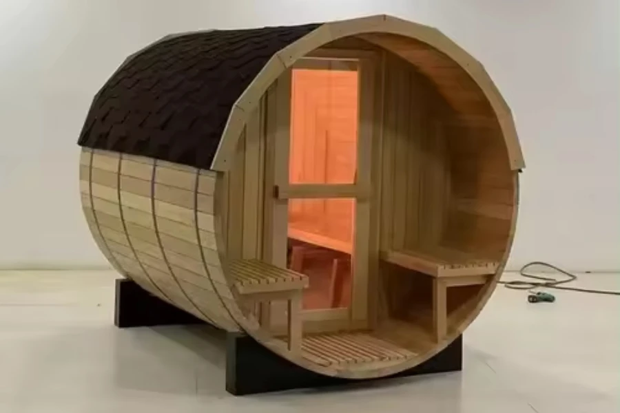 Far-infrared Canadian red cedar wood barrel sauna