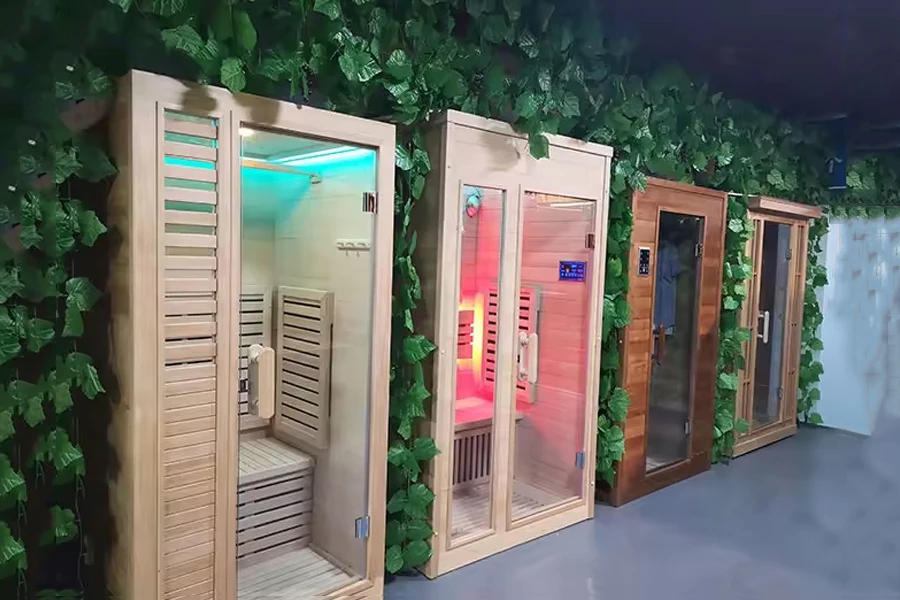 Dış mekan kullanımı için dört adet uzak kızılötesi sauna