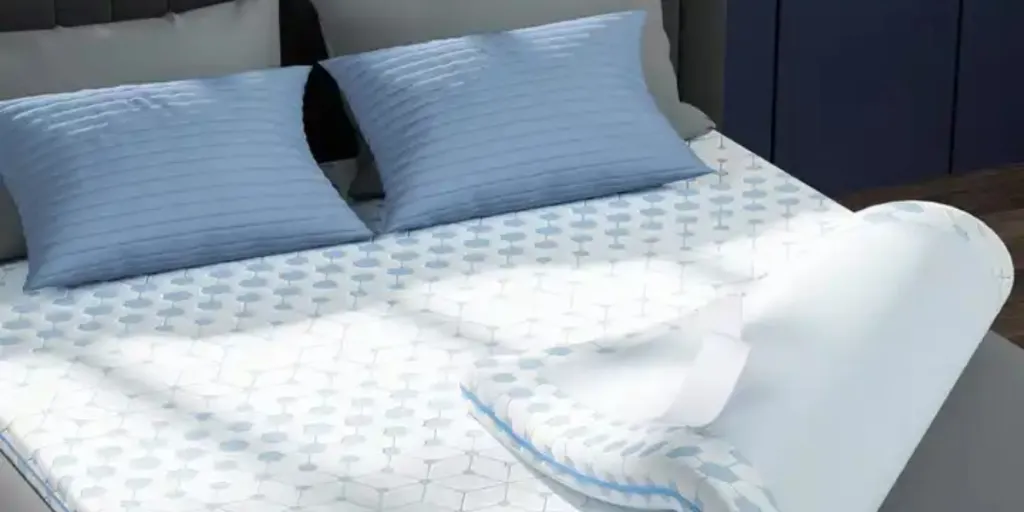 Memory foam topper on double bed