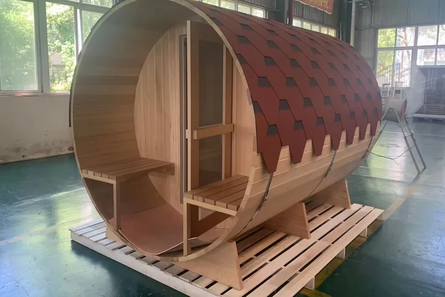 Sauna exterior de madera de abeto para tres o cuatro personas