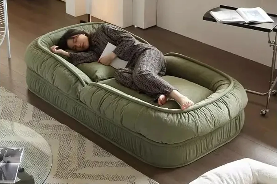Benzersiz tasarımlı, yumuşak yeşil lüks yatak sandalyesi
