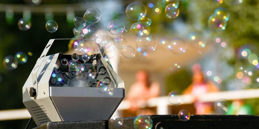máquina de burbujas con hermosas burbujas