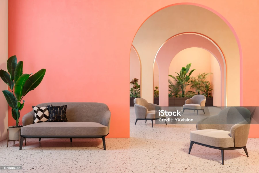 Interior colorido com paredes de coral