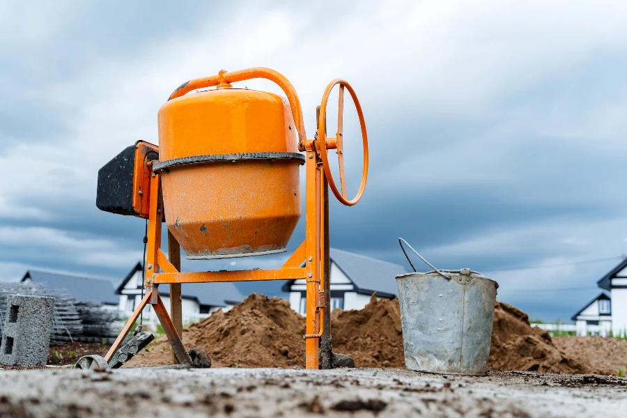 une bétonnière orange