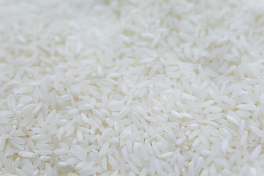 Крупный план зерен белого риса