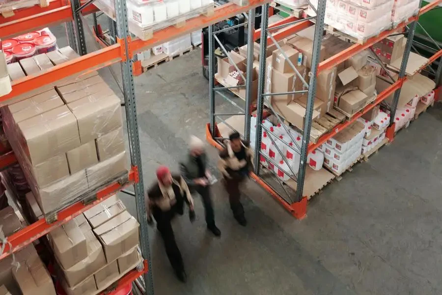 Depodaki paketlenmiş ürünler