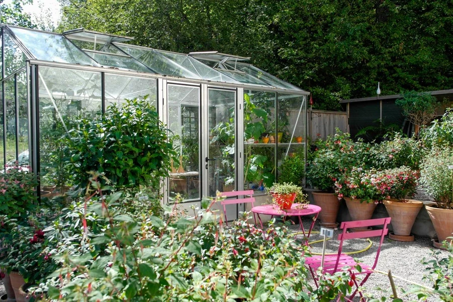 the garden greenhouse