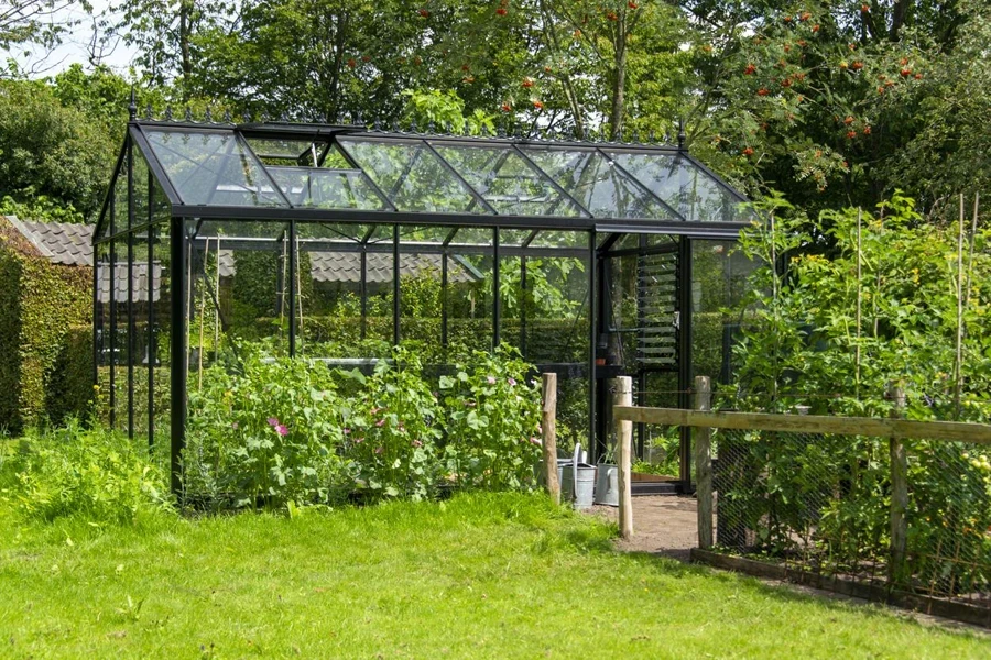 the garden greenhouse