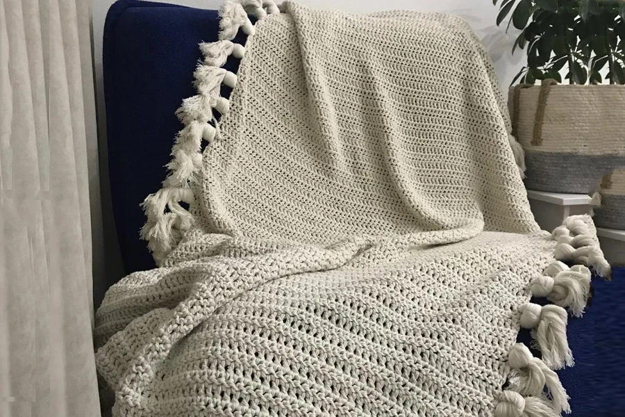 A well-maintained throw blanket