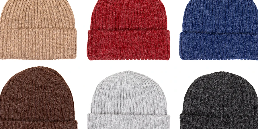 Koleksi Topi Toboggan Musim Dingin Rajutan Berbagai Warna Terisolasi