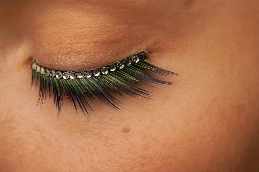 Faux cils avec diamants de BOOM