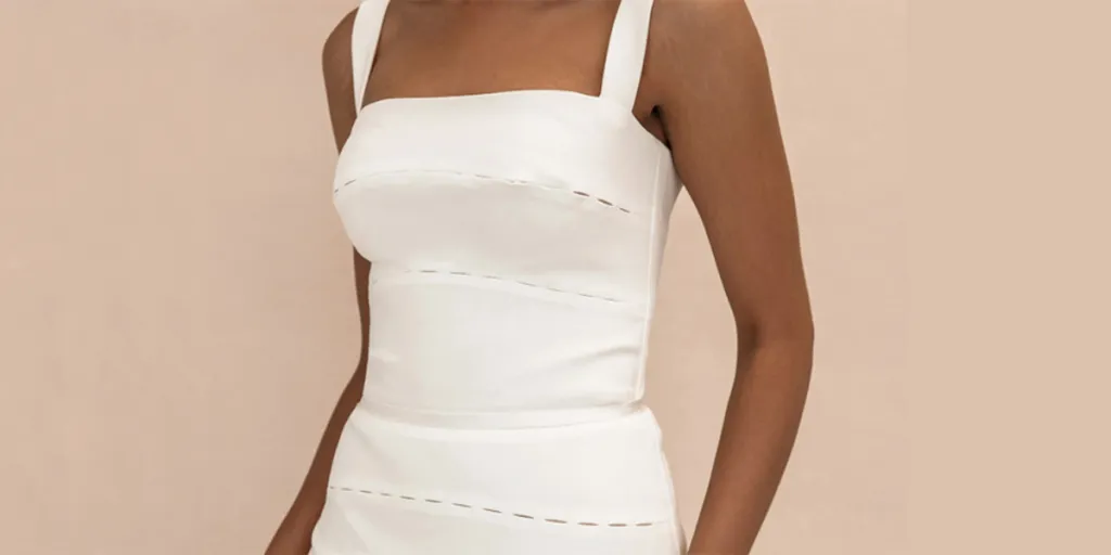 Vestido midi feminino branco com recortes