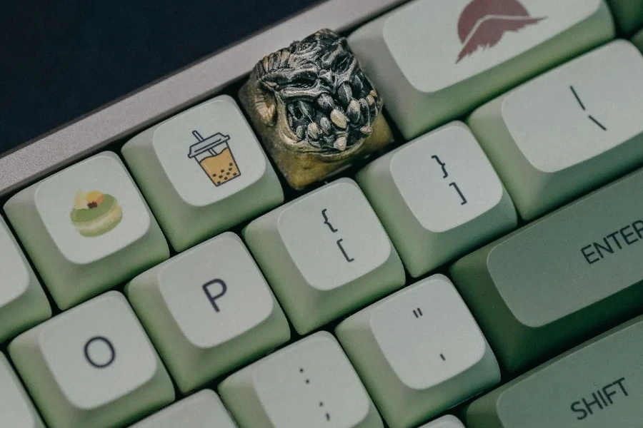 Keyboard dengan Keycap Artisan