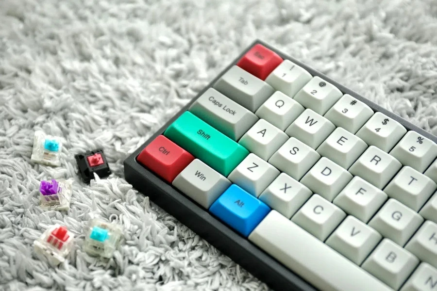 Keyboard with DSA keycaps