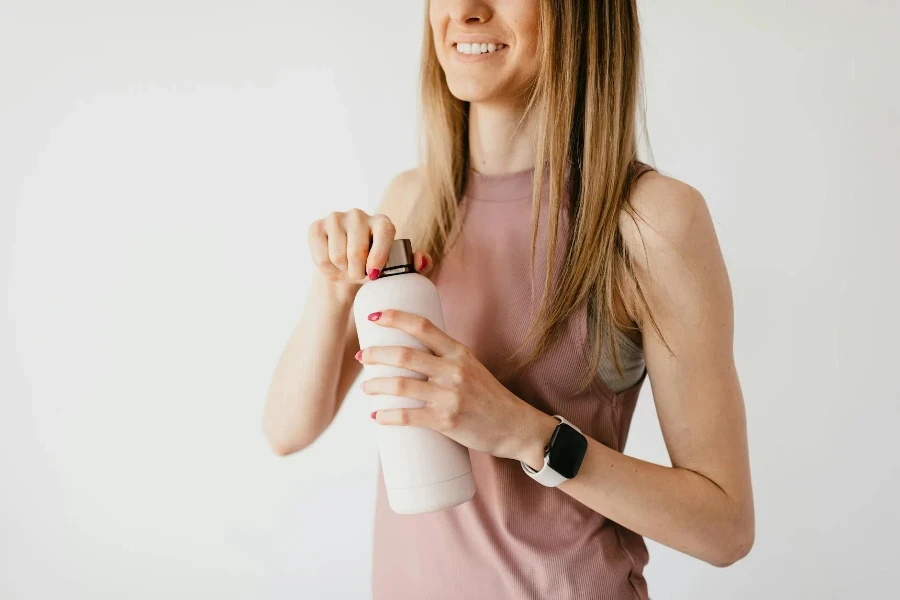  young female in casual outfit