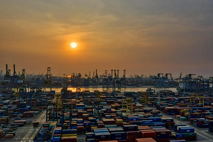 TMS gère efficacement la transition des marchandises via le port