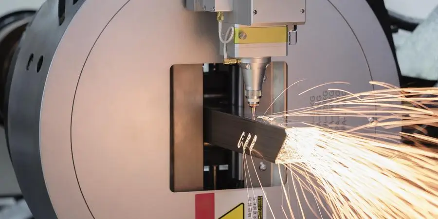 Vala umshini wokusika umshini wokusika i-fiber laser. usike ithubhu lensimbi engagqwali