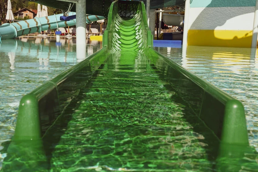 Toboggan au parc aquatique