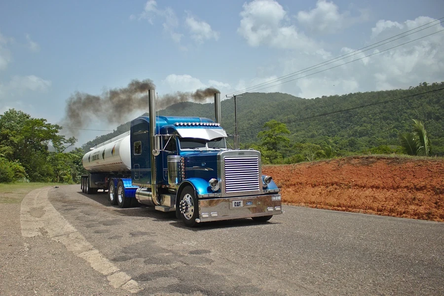 O transporte rápido é crucial para produtos perecíveis em contêineres refrigerados