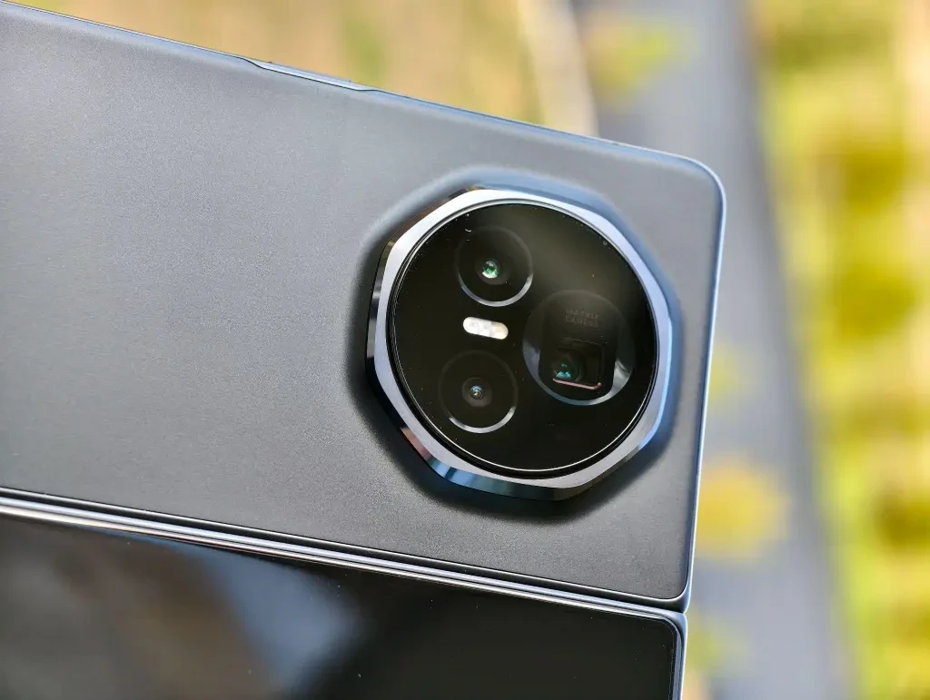 Honor Magic V3 camera module