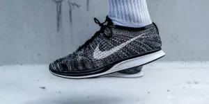 Chaussures de tennis Nike noires pour hommes